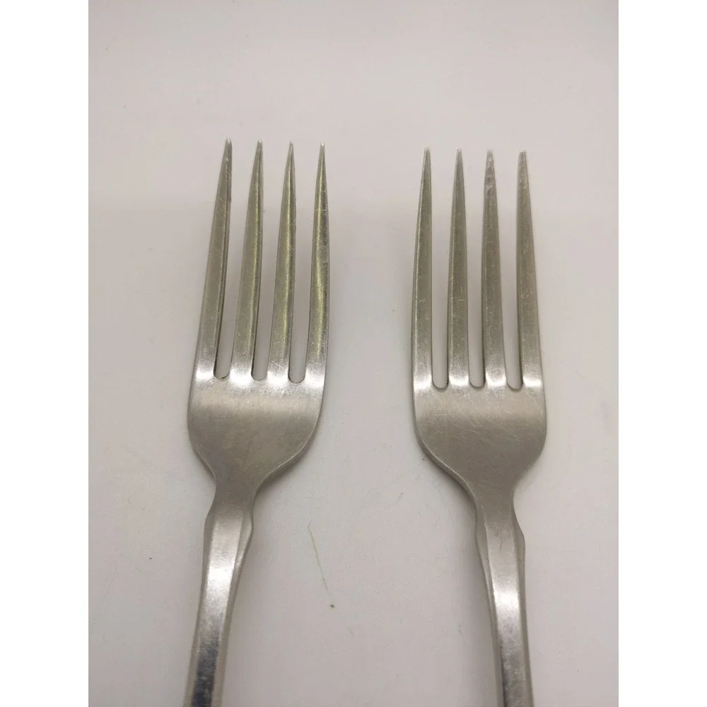 Oneida Paul Revere Dinner Forks Set of 2 Silver Stainless Steel Flatware 7